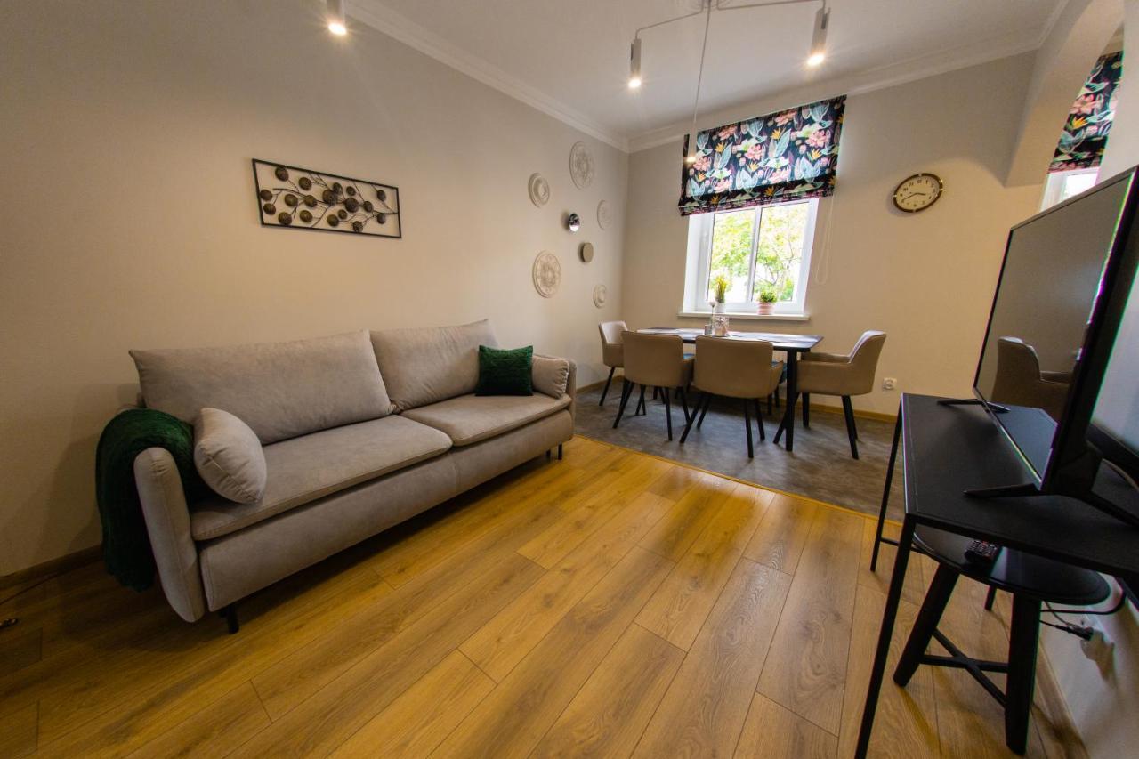Apartamenty Rico Августів Екстер'єр фото